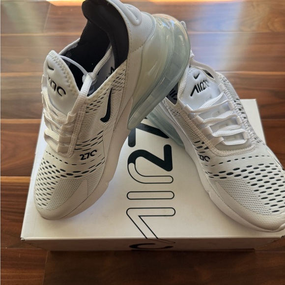 Women’s Nike Air Max 270 - Picture 4 of 7
